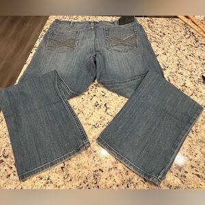 Rock & Republic Blue Jeans.  Straight.  38x32.  Used.